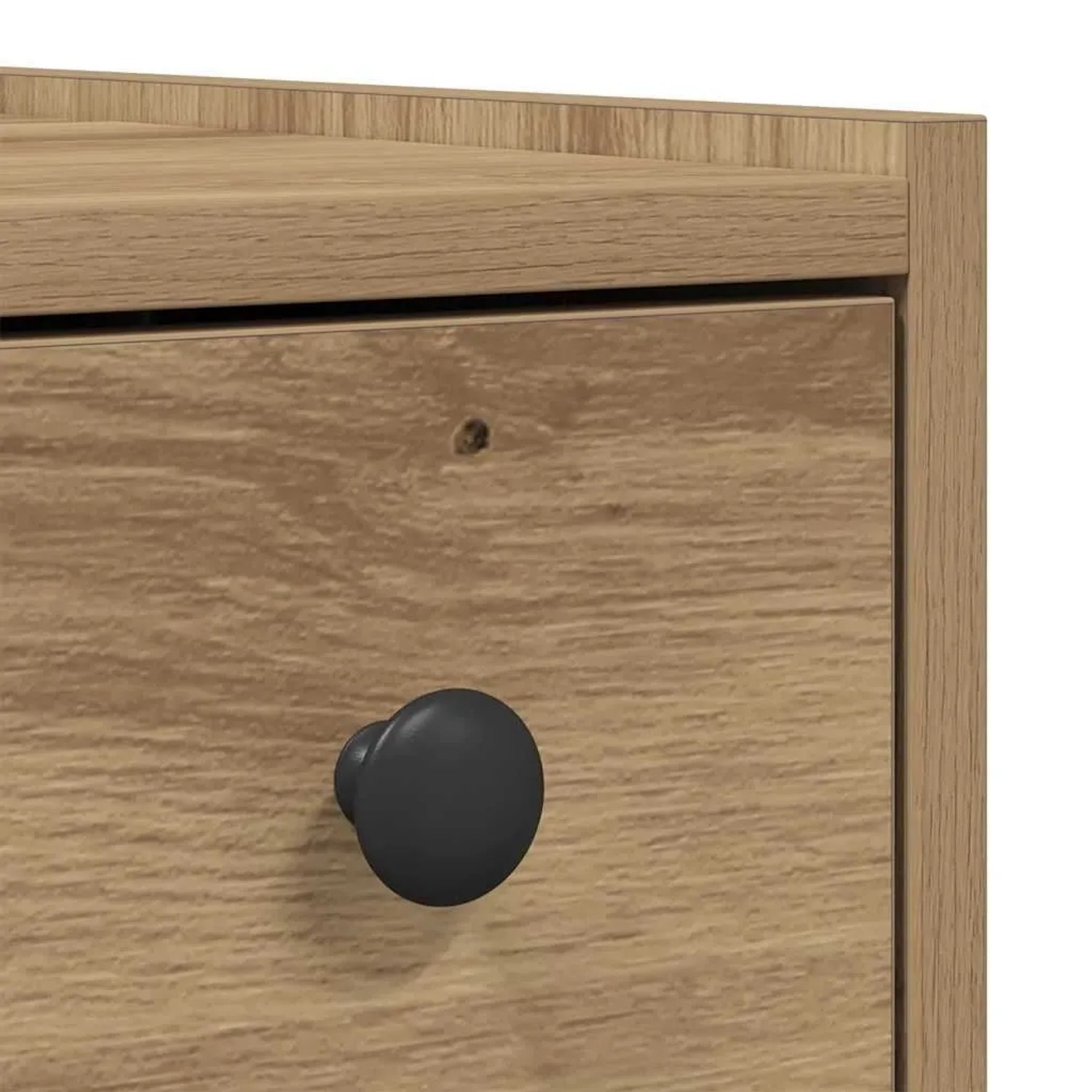Detailaufnahme: Schmaler Badschrank in Artisan-Eiche mit Schublade und schwarzem Griff.