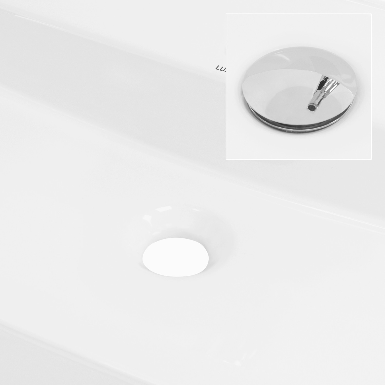 Weißes, ovales ML-Design Keramik Waschbecken 80x40 mit Ablaufgarnitur im Detail.