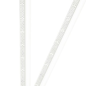 Weißes ProfileXXL Eckwinkel Rundprofil (2,5m) aus PVC für Trockenbau mit Lochmuster.