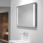 DSK Design LED-Lichtspiegel Silver Dream, 80x60 cm, mit seitlicher LED-Beleuchtung im Badezimmer.
