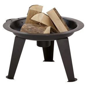 Schwarzer Schwenkgrill Brunswick mit Holzscheiten in der gusseisernen Feuerschale.