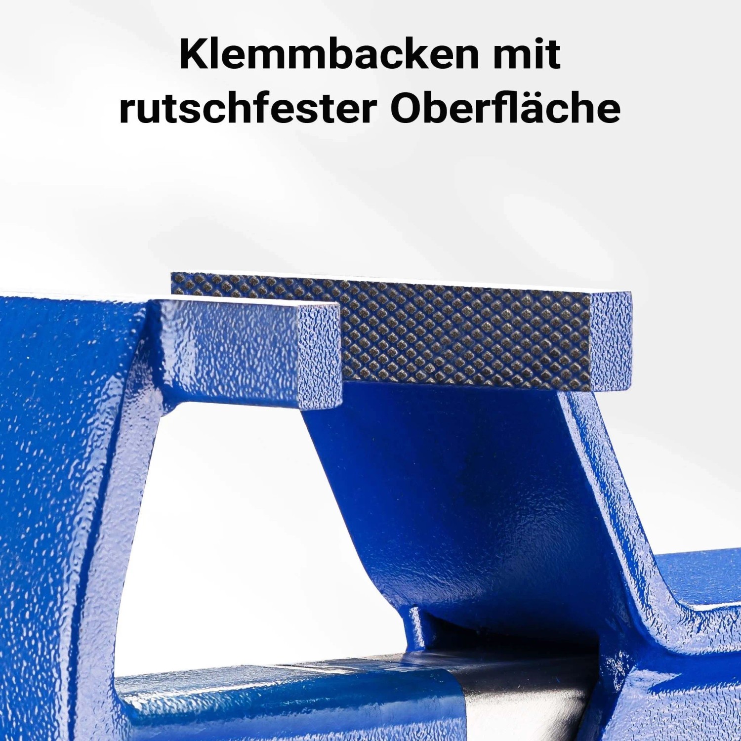 Blauer Wiltec Schraubstock mit 125mm Klemmbacken und rutschfester Oberfläche für sicheren Halt.