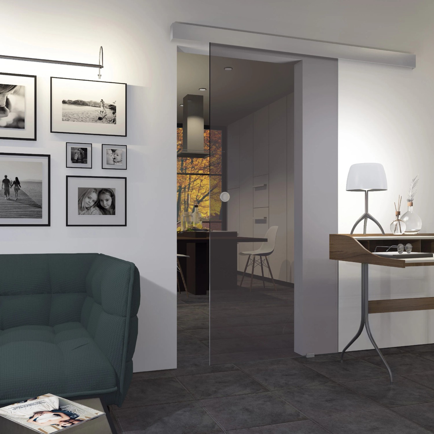 Graue Glasschiebetür ESG, 2060x940mm, im Wohnraum mit Sofa und Blick in die Küche.