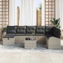 Hellgraues 9-teiliges Garten-Sofa-Set aus Poly Rattan mit Tisch und grauen Kissen.