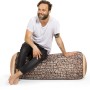 Sitting Point Hocker Wood, 100 l, Natur Holzoptik: Mann sitzt entspannt auf dem Sitzsack.