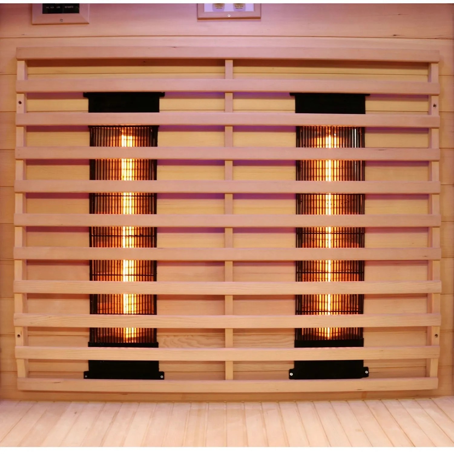 Detailansicht der Infrarotstrahler in der Dewello Infrarotkabine Kingston aus Hemlock Tannenholz.