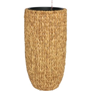 Naturfarbener Pflanztopf (39x39x77cm) in geflochtener Bambusoptik mit Bewässerungssystem.