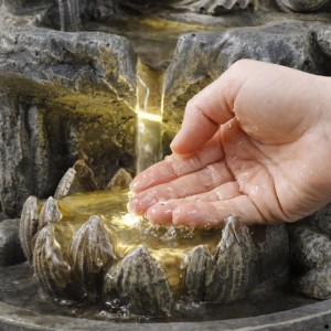Marelida Brunnen LED Buddhafigur Kaskaden Zimmerbrunnen H 25cm Tischbrunnen