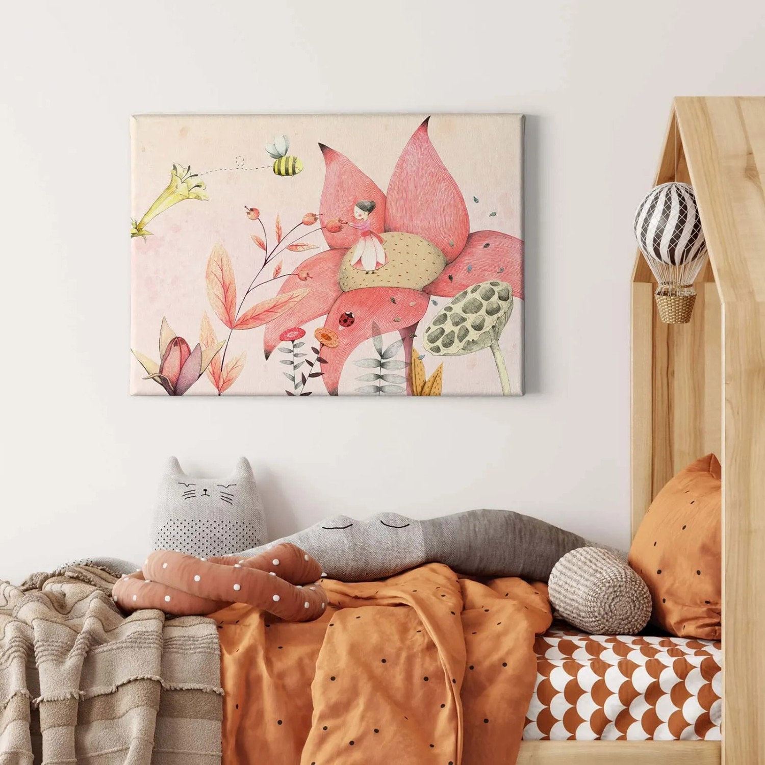 Märchenhaftes Kinderzimmer Bild mit Elfe, Blumen und Biene auf Leinwand. Rosa Wandbild für Mädchen.