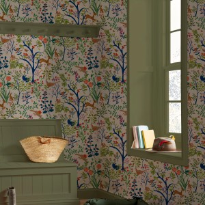 Bunte Joules Vliestapete Enchanted Woodland Antique mit Waldtier-Motiv für Kinderzimmer.