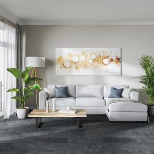 Verlegter Click-Vinylboden ECO4 All Naturschiefer in Wohnraum-Szene mit Sofa und Bild.