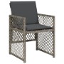Gartenstuhl aus grauem Poly Rattan mit dunklen Kissen, Teil der vidaXL 13-tlg Essgruppe.