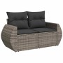 Graue vidaXL Garten-Sofagarnitur aus Rattan mit dunklen Kissen.