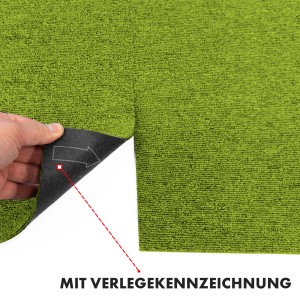 Grüne KARAT Teppichfliese Moscow, meliert, 50x50 cm, mit angehobener Ecke zur Ansicht der Rückseite.