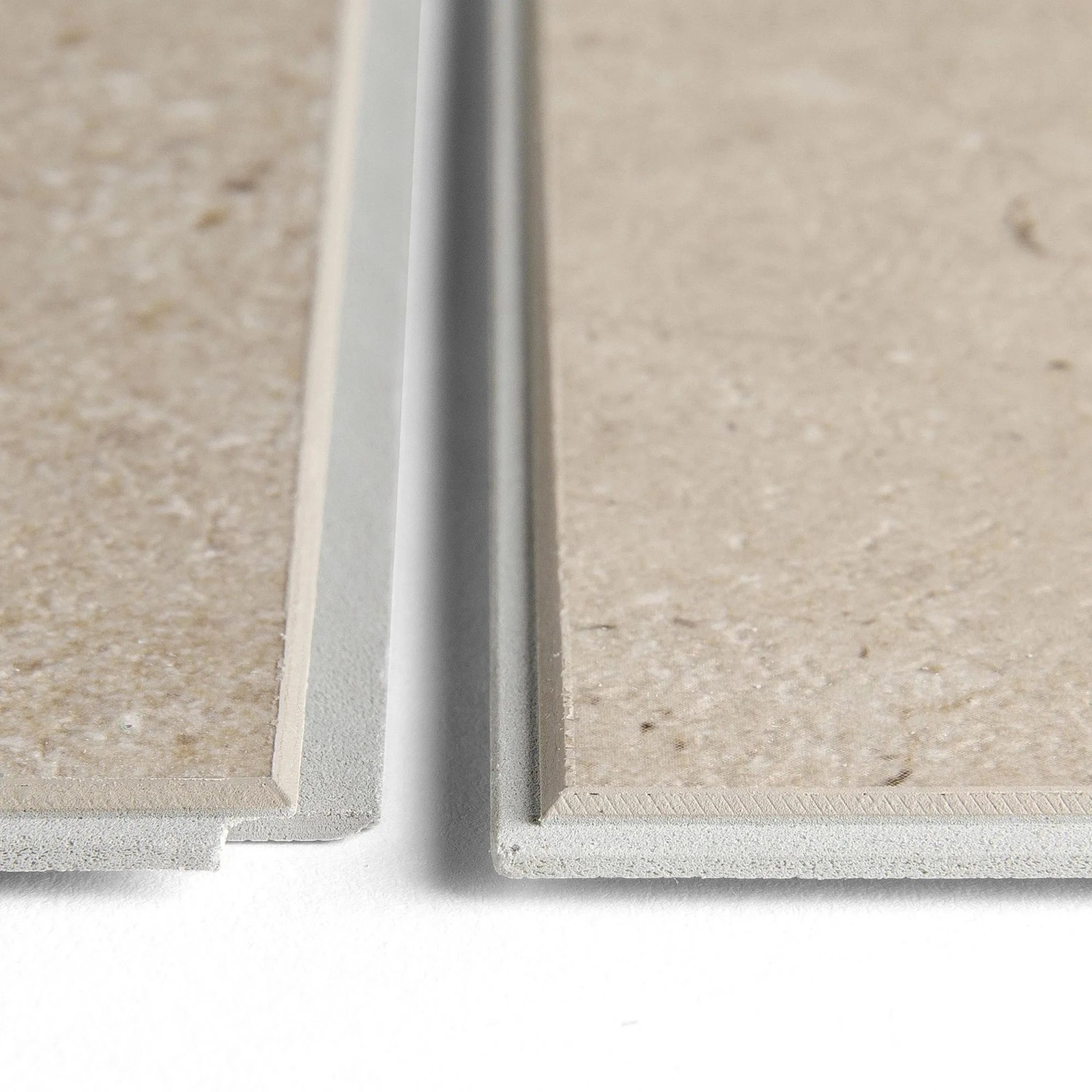 Grosfillex GX Wall+ Dekor-Paneele Creme Slate, Detailaufnahme der Nut- und Federverbindung.