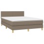 Boxspringbett Taupe (140x190 cm) mit Matratze und Kopfteil. Stoffbezug, Holzfüße.