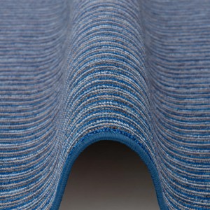 Detailansicht des blauen Snapstyle Streifenberber Teppichs Marta, 80x240cm.