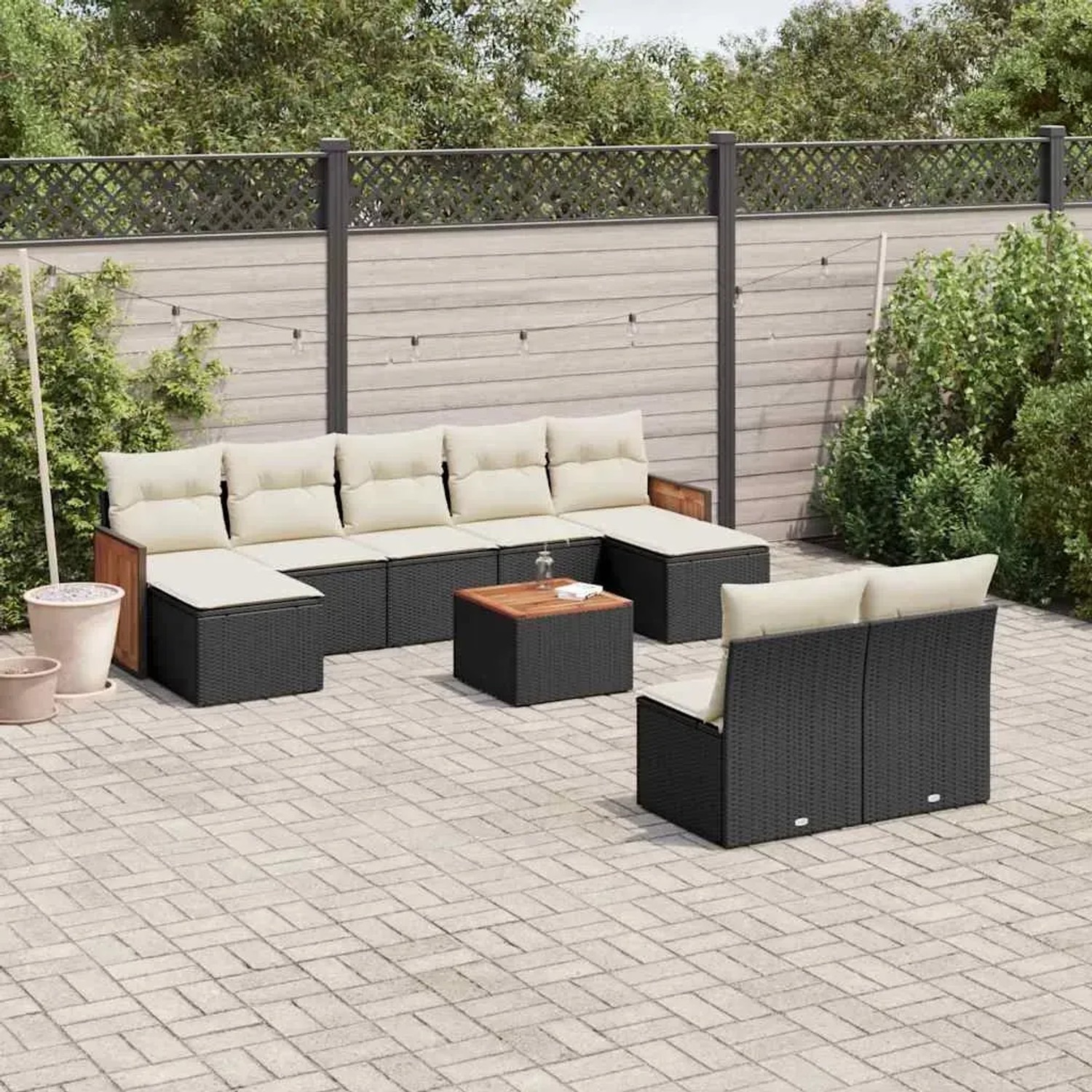vidaXL 10-tlg. Garten-Sofagarnitur mit schwarzen Poly Rattan und cremefarbenen Kissen.