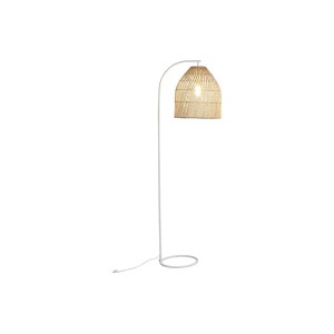 Vente-unique Stehlampe Parnaiba mit weißem Metallgestell und hellem Rattan-Schirm im Ethno-Stil, 177 cm hoch.