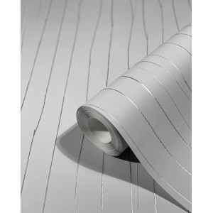 Graue Marburg Vliestapete mit Streifen in Crushed-Optik, Rollenansicht.