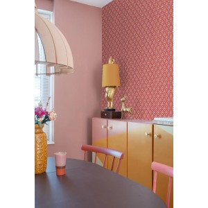 ESTAhome Vliestapete mit rosa Blumenmuster an einer Wand im Wohnraum. Dekorative Tapete für einen stilvollen Vintage-Look.