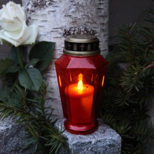 Rote LED Grabkerze Serene, flackerndes Grablicht mit langer Leuchtdauer (1000h).