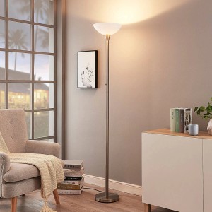 Moderne Lindby Stehlampe Ignacia aus Alu, 180cm hoch, für Wohnzimmer.