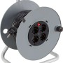 Graue Kabeltrommel mit 25 m Kabel für Innen, 4 Steckdosen und Tragegriff.