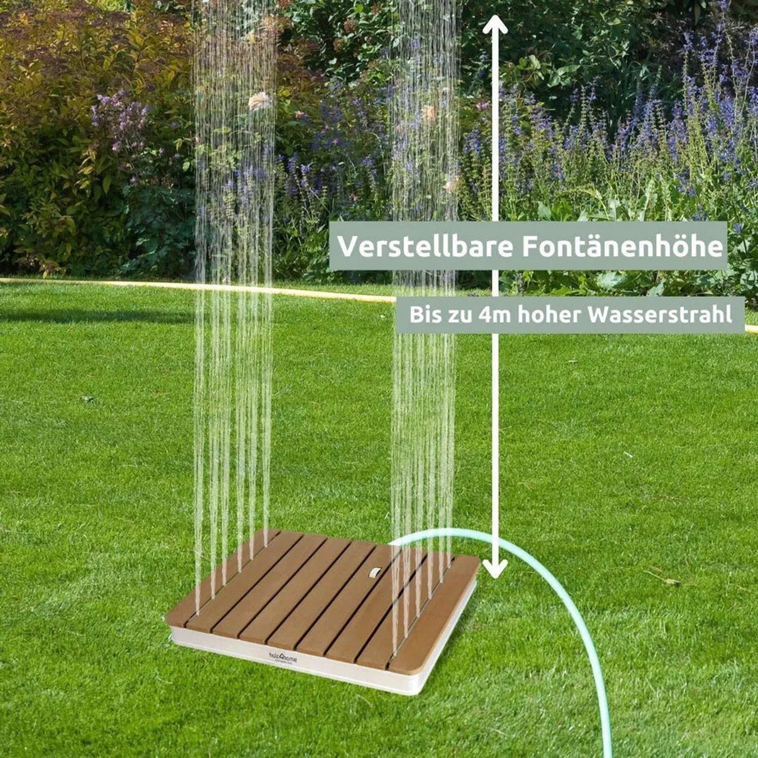 Eckige holz4home Gartendusche mit WPC-Belag und Wasserfontänen im Garten.