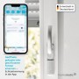 HmIP Fenstergriffsensor am Fenster mit App-Ansicht zur Hausautomation.