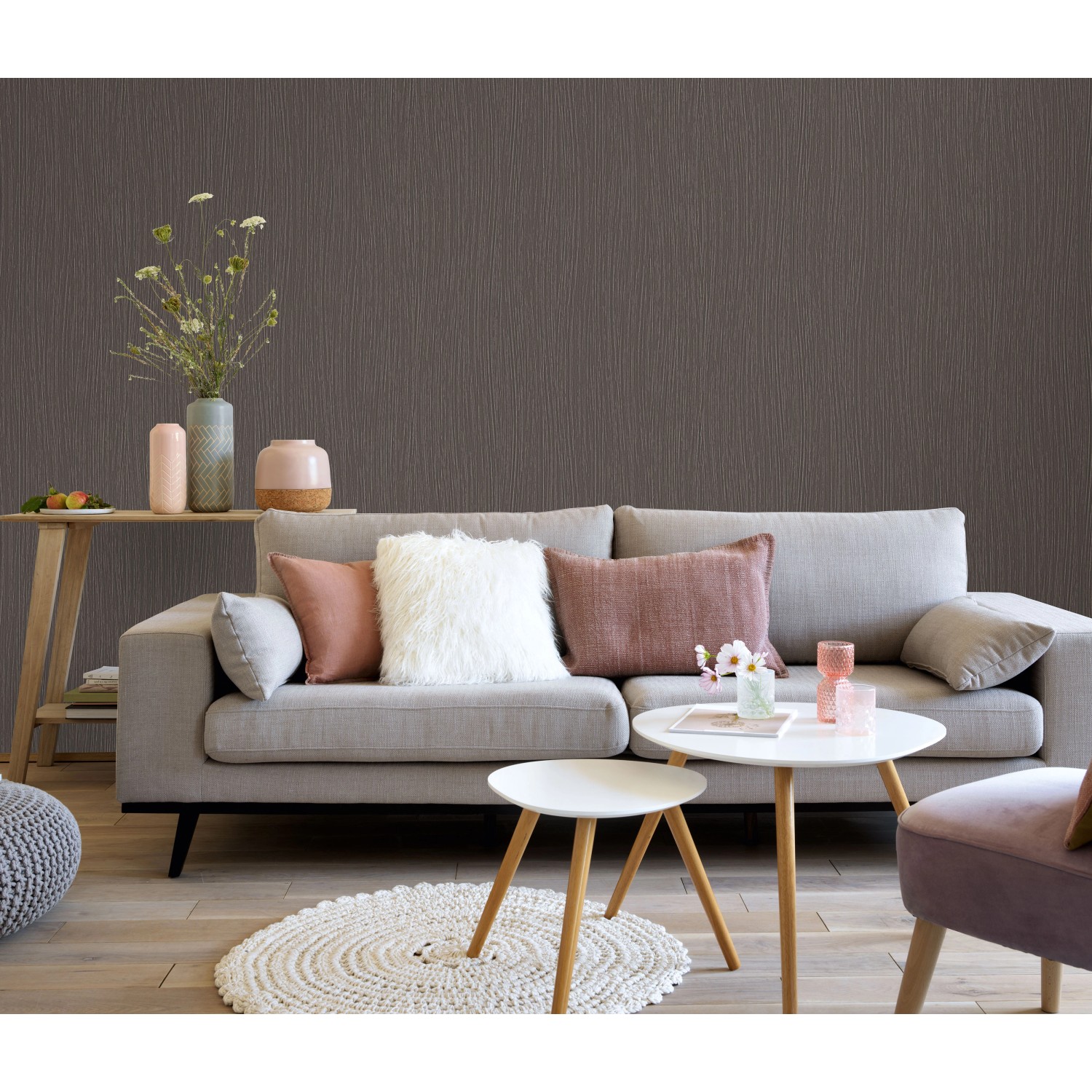 Wohnraum mit schwarzer Erismann Vliestapete Guido Maria Kretschmer Fashion for Walls 3 Uni.