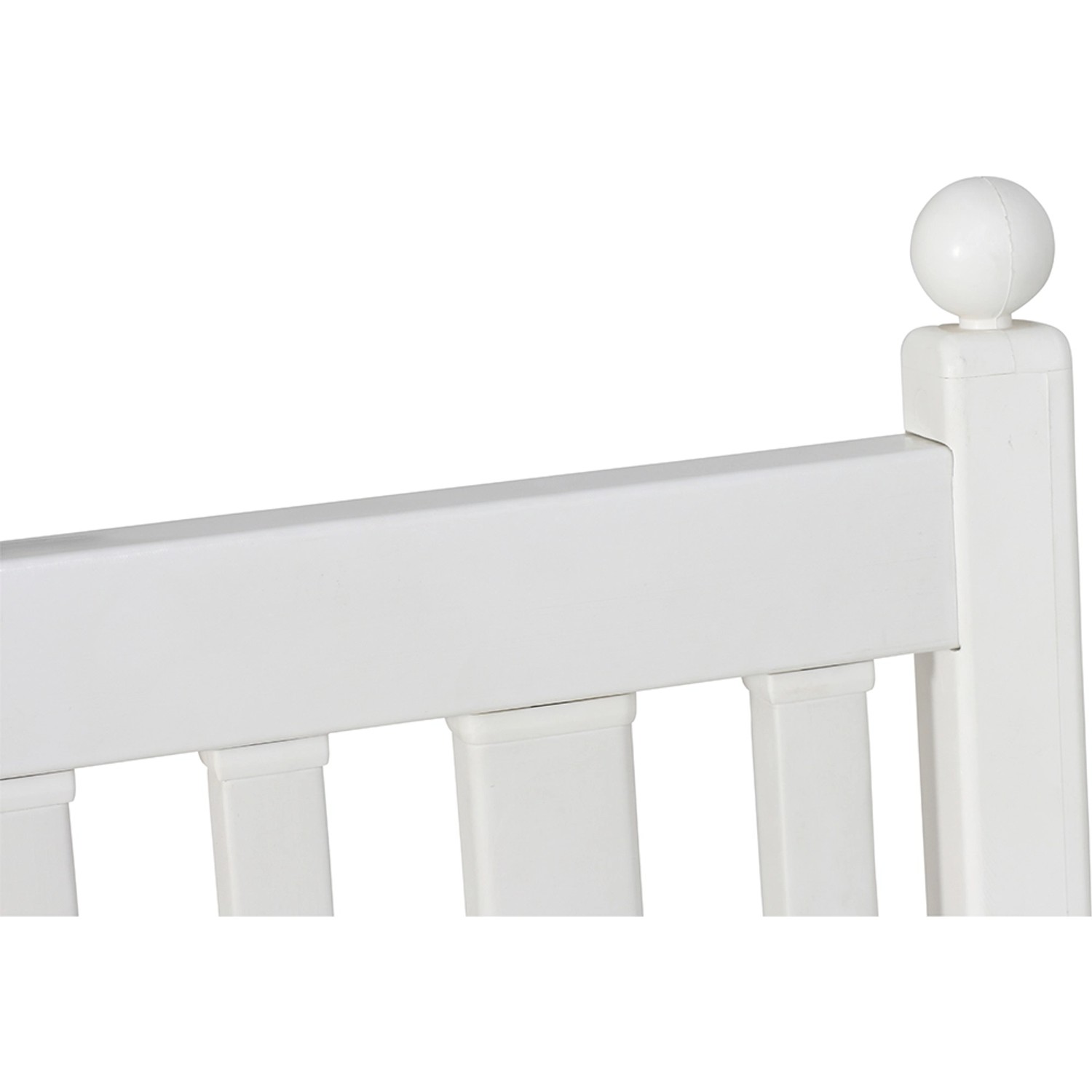 Detailansicht der weißen Blome Hohenzollern Gartenbank: Rückenlehne mit Zierelement.