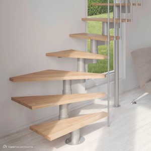 Raumspartreppe Torino, 14 lackierte Buchenstufen, Italo-Silber Mittelholm und Geländer, rechtsgewendelt, 70 cm breit.