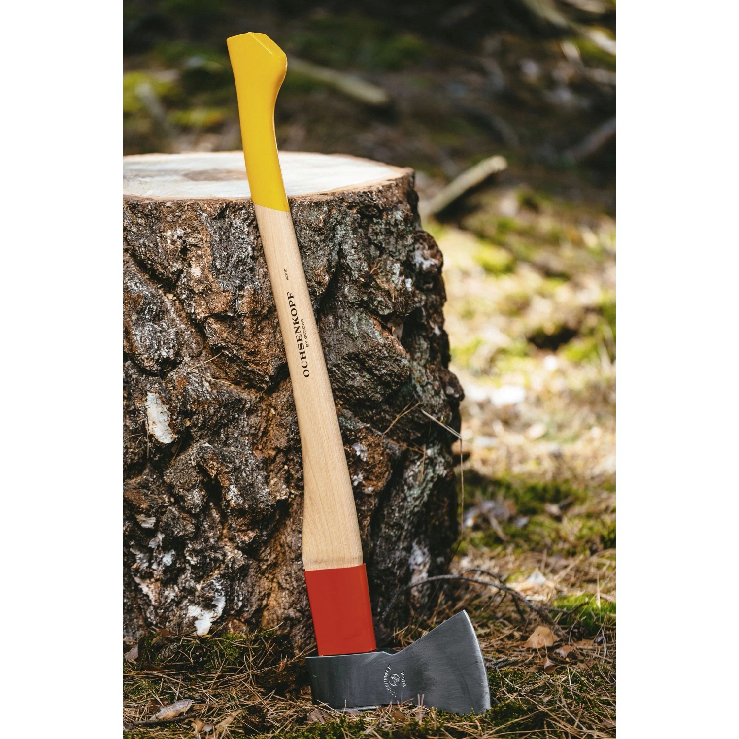 Ochsenkopf Forstaxt Universal Gold, 1,25kg, mit Hickory-Stiel und Stahl-Stielschutzhülse.