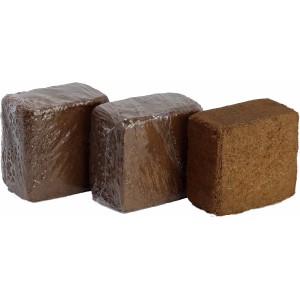 3er Set Kokosfaser Humusziegel für Terrarium-Bodengrund, gepresst und verpackt.