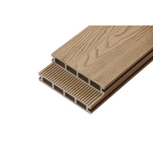 WPC-Terrassendielen Samana Premium Teak. Zwei Dielen: Holzmaserung und geriffelte Oberfläche. Robustes Hohlkammerprofil.