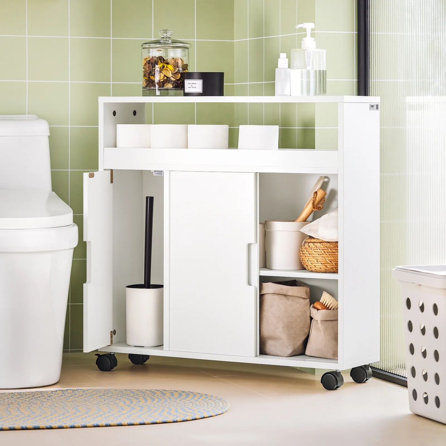 Weißer SoBuy Nischenschrank BZR02-W mit Rollen, Ablage und Stauraum für Badutensilien.