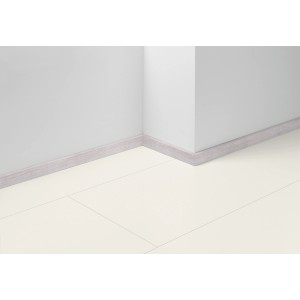 Parador Dekorsockelleiste SL 3 D120 Eiche, helle Holzoptik als Wandabschluss.