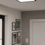 Quadratische, schwarze LED-Deckenleuchte Rovito von Eglo mit weißer Leuchtfläche. Moderne Deckenlampe für Wohnräume.