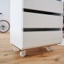 Wagner Transporthilfe aus MDF unter Kommode mit Schubladen. Tragkraft 200 kg.