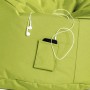 Grüner Sitting Point Sessel Swing mit Seitentasche, Kopfhörer und Smartphone. Bequemer Sitzsack für entspanntes Sitzen.