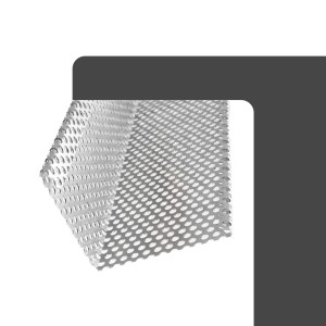 Silberne, gelochte Aluminium Kiesfangleiste, 1mm stark, als Abschlussprofil für Dach und Balkon.