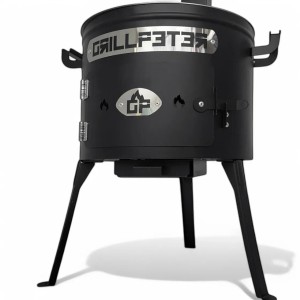 Grillpeter Utschak Asamat mit 12L Gusseisen Kazan und Schaumlöffel, ideal für Outdoor-Küche.