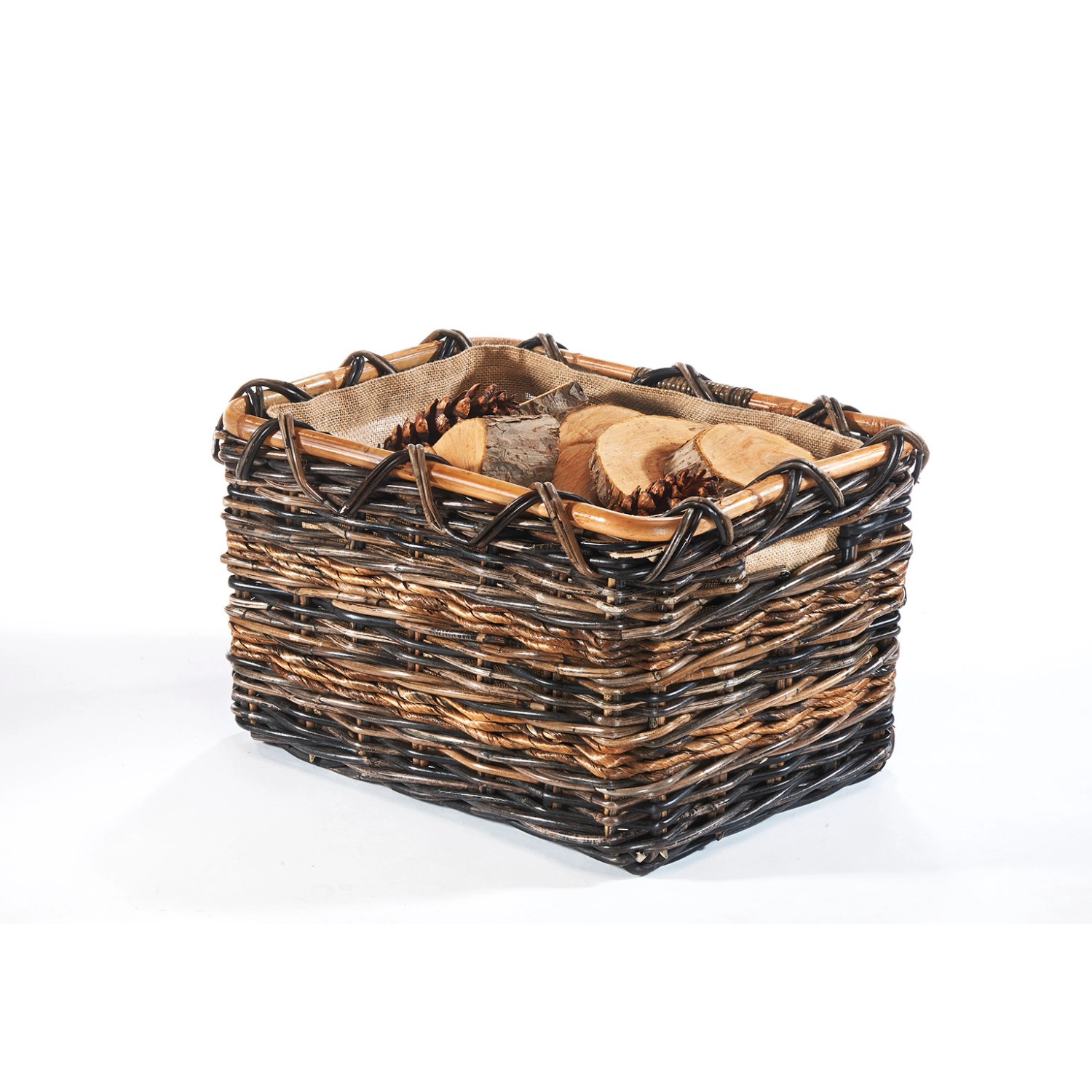 Eckige Kobolo Holztrage aus Rattan und Bananenblatt mit Jutestoff, gefüllt mit Holz.