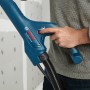 Bosch Professional GTR 55-225 Trockenbauschleifer in Aktion, Detailaufnahme der Bedienelemente.