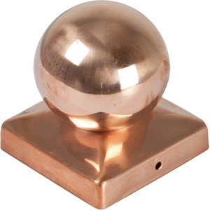 Kupferfarbene Pfostenabdeckung aus Metall mit Kugel, 9x9 cm, für Zaunbau & Sichtschutz.