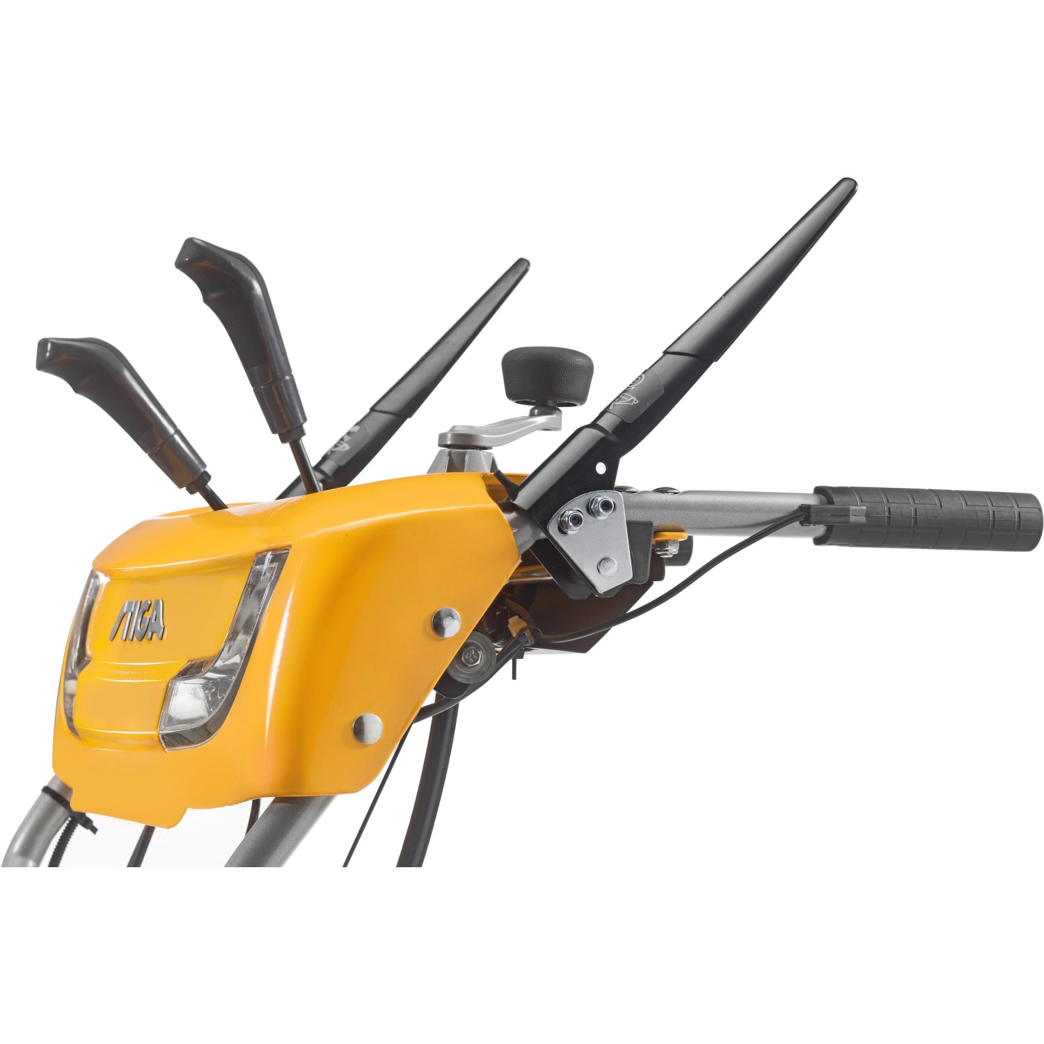 Detailaufnahme der Bedienelemente der Stiga ST 5262 P Benzin-Schneefräse: Hebel, Scheinwerfer, gelbe Verkleidung.